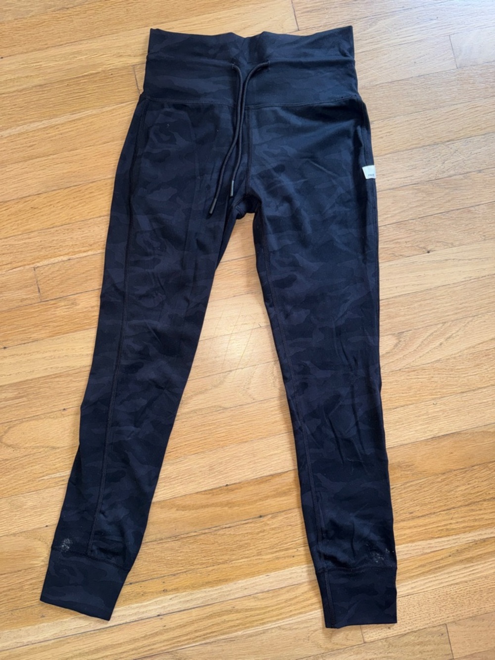 Vuori Black Camo High-Waist Leggings